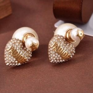 Dior Pearl Earrings cute!! 💞